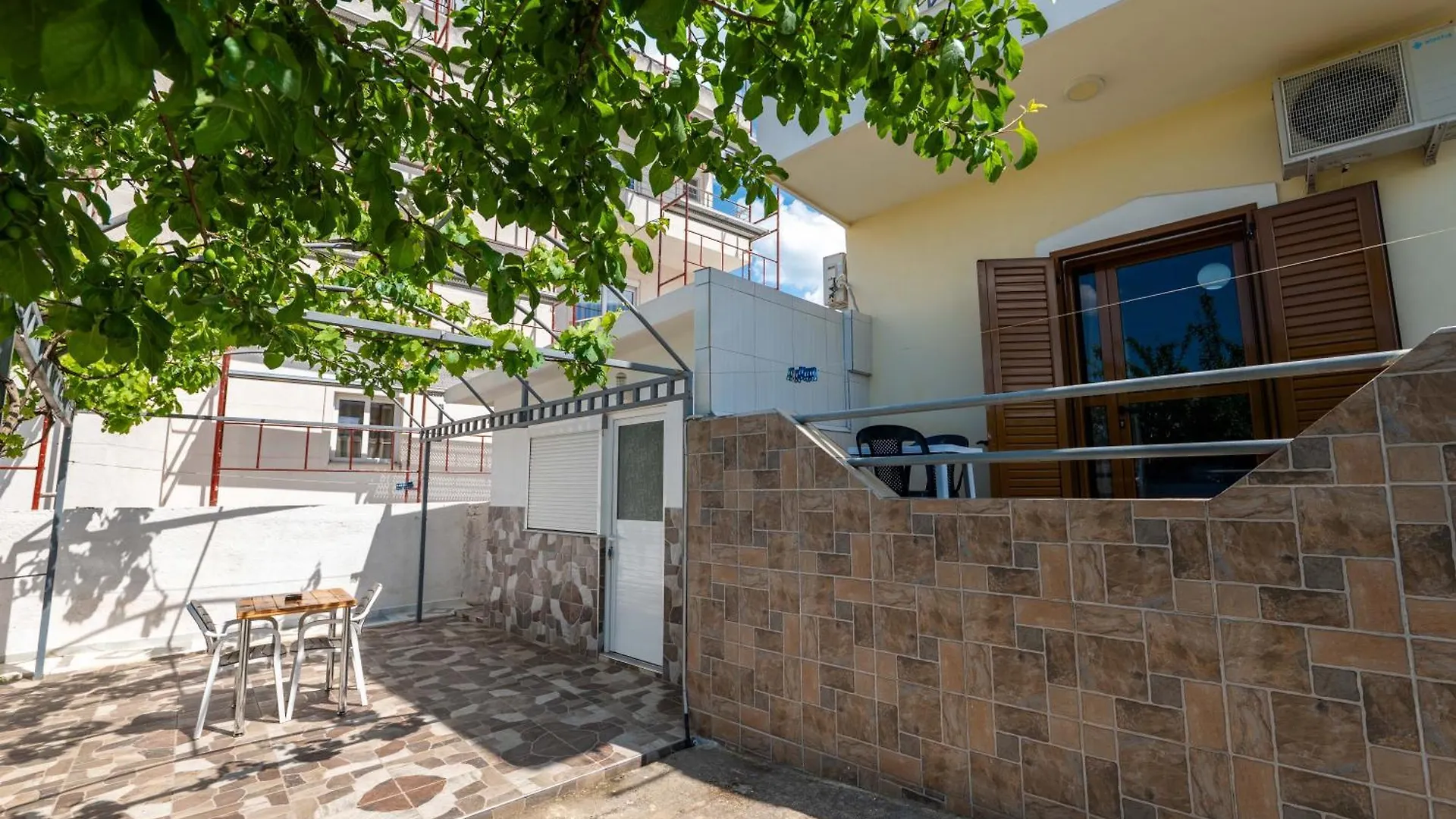Villa Tre Motrat Εξαμίλιο Αλβανία