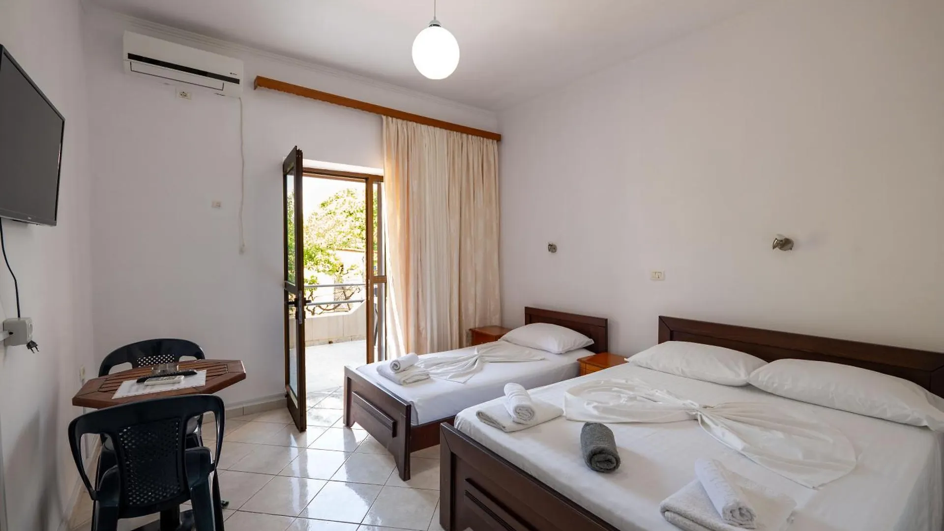 Πανσιόν Villa Tre Motrat Εξαμίλιο