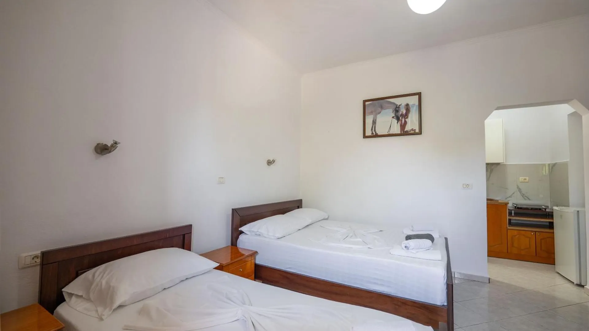 Villa Tre Motrat Εξαμίλιο