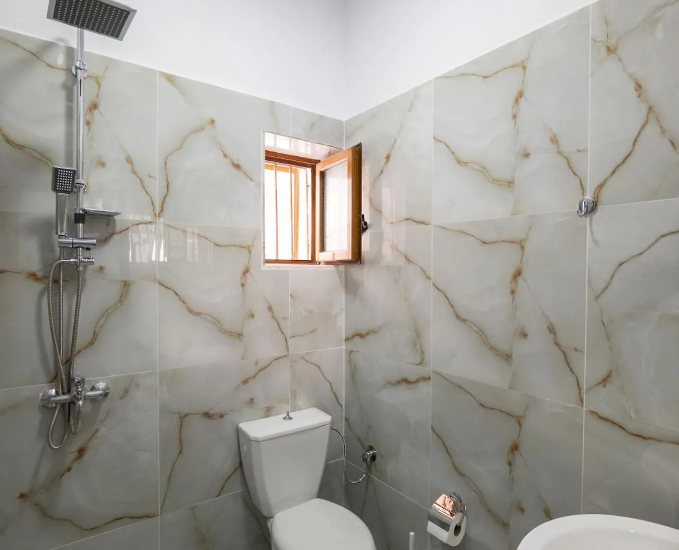Villa Tre Motrat Εξαμίλιο Αλβανία