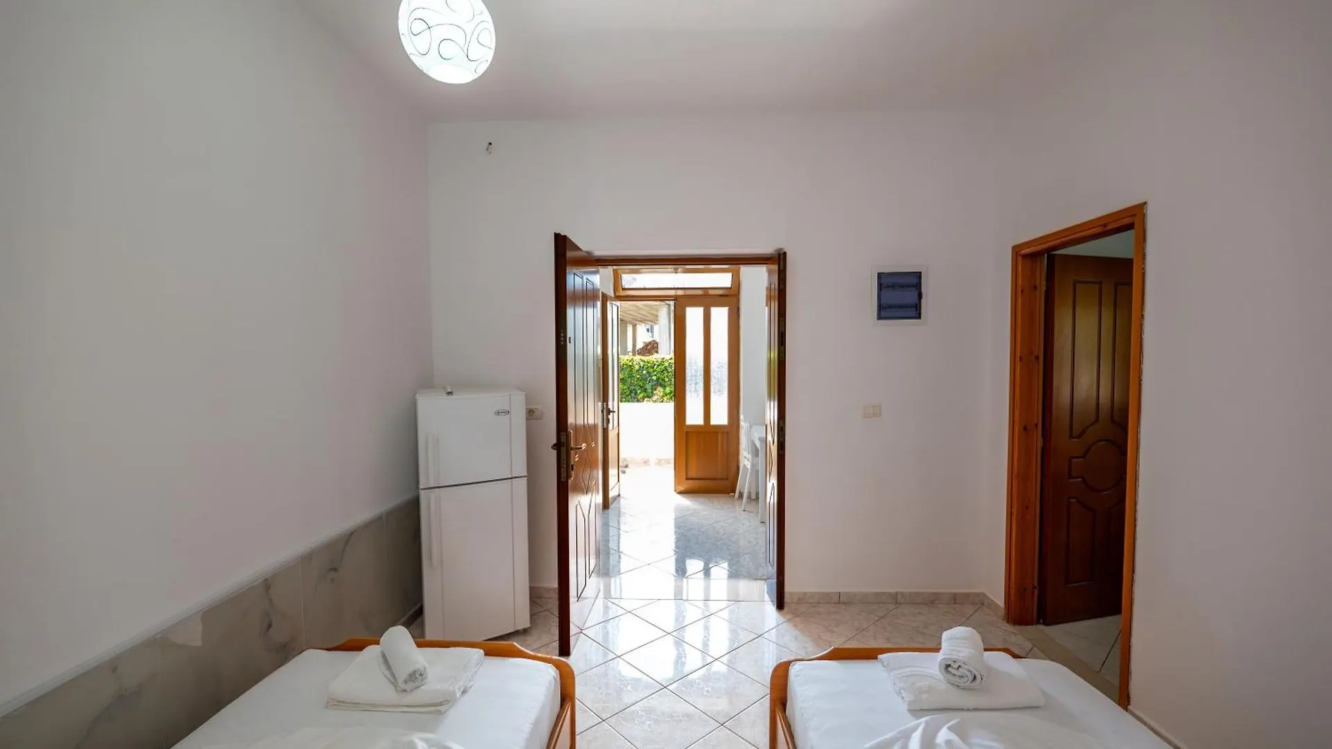 Villa Tre Motrat Εξαμίλιο Πανσιόν