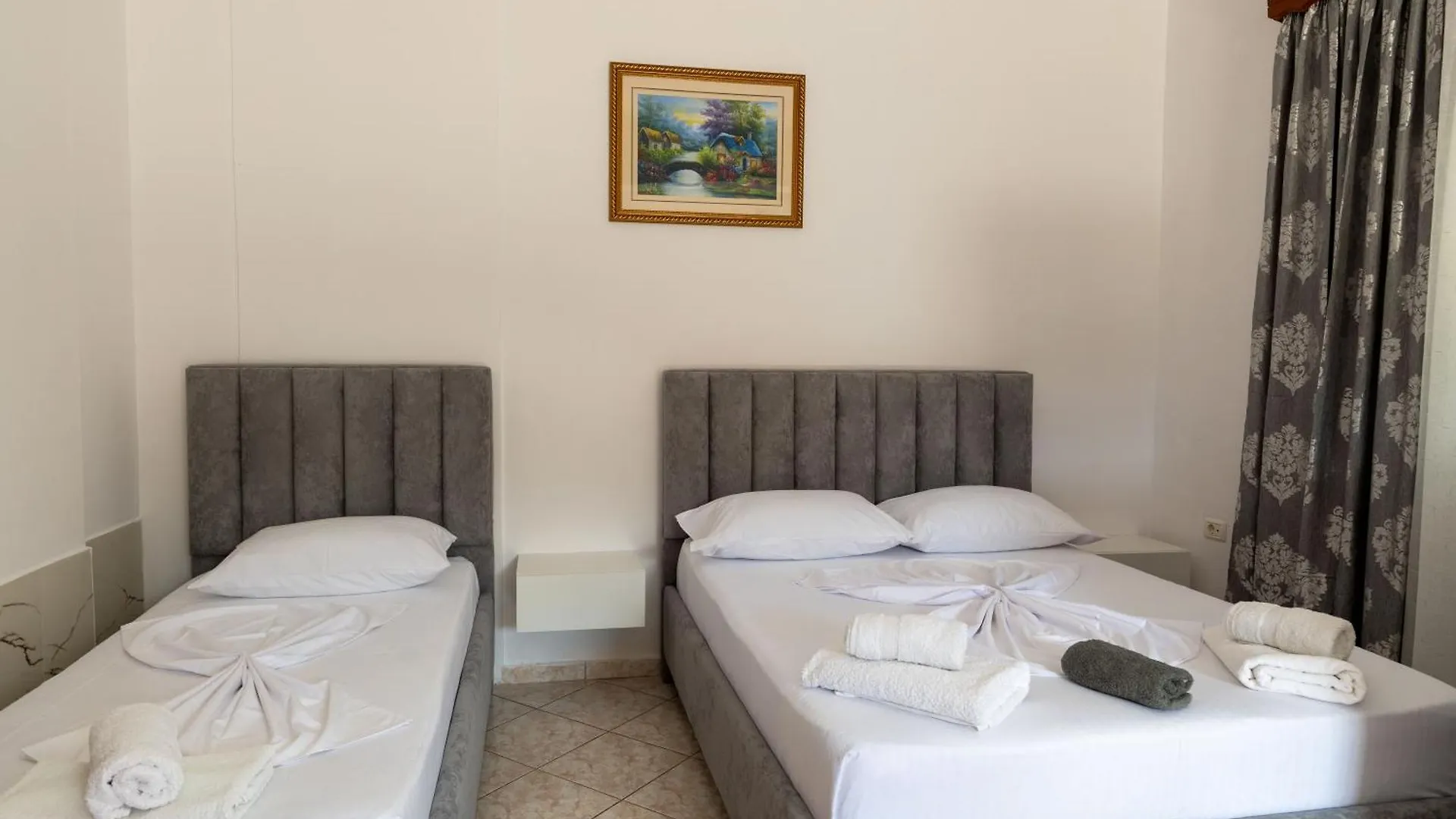 Villa Tre Motrat Εξαμίλιο